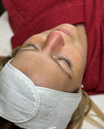 Bild von Wimpern färben